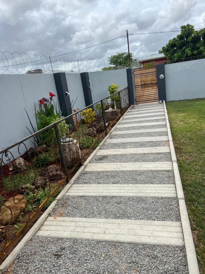 Home@Amalia'S Rundu Exterior foto